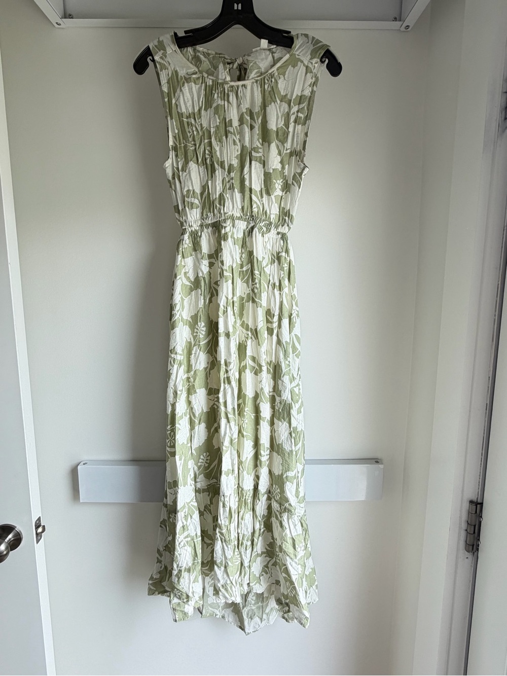 Light Green Floral Sleeveless Maxi Dress